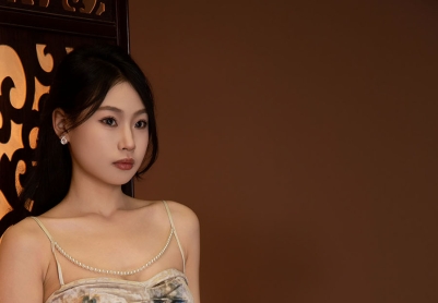 【私拍】新年快乐，美女如云之18岁国色美女“糖糖”约拍开始！