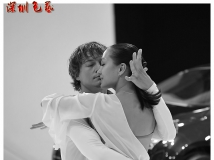 2012深港澳车展中的舞者