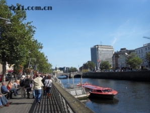 水和建筑物相辅相成