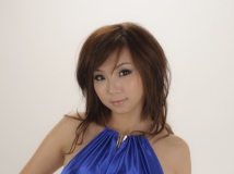 依依 - 不刻意的美